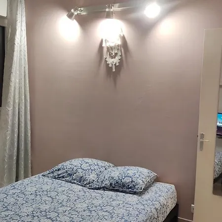 Cozy Close To Melun And Apartment